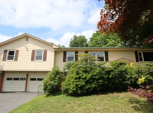 13 Collier Dr W, Carmel, NY 10512