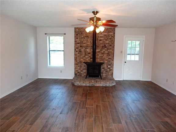 5th image of 1209 County Road 2020