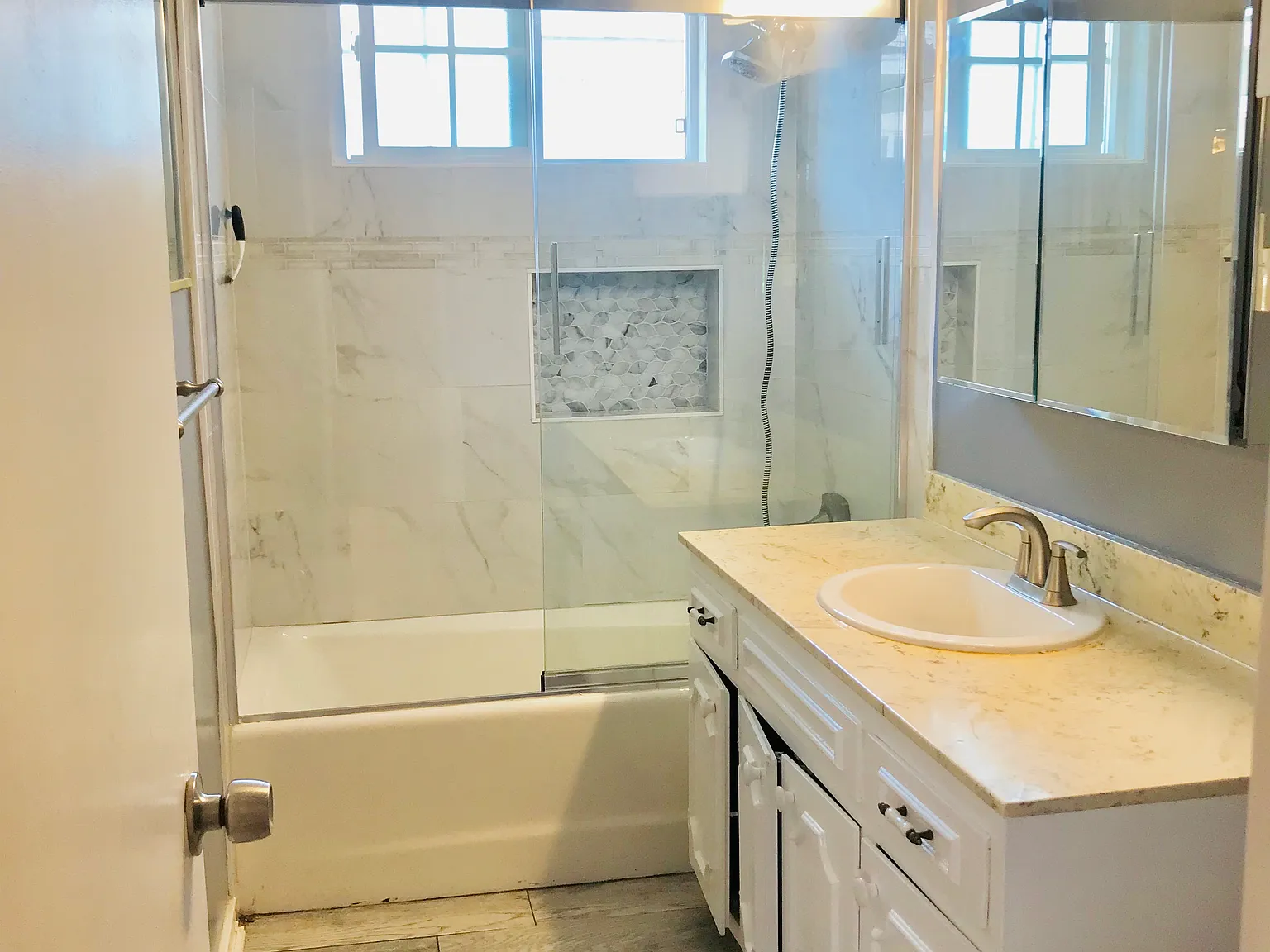 3 bed, 1786 sqft, $950 — Photo 2