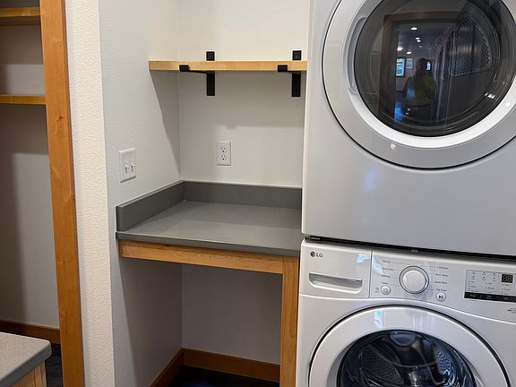 Laundry Room/Bathroom