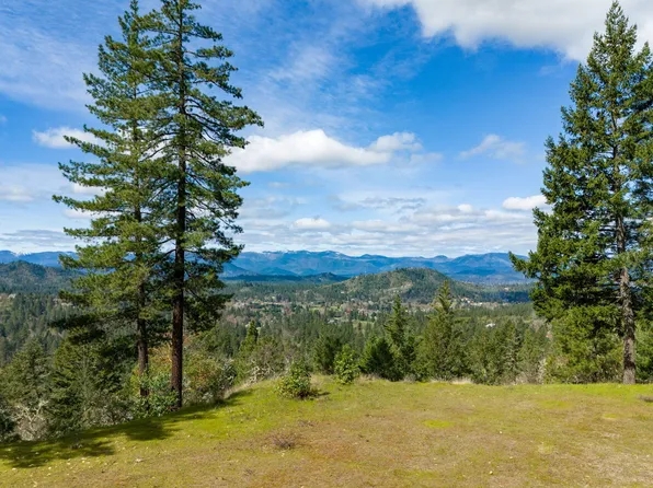 820 S Espey Rd, Grants Pass, OR 97527