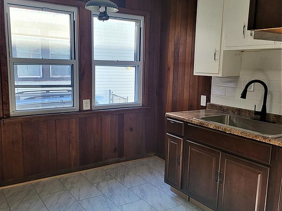 2nd image of 431 Hewitt Ave