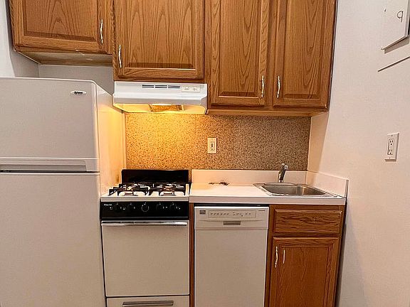 4th image of 252 W 91st St APT 3