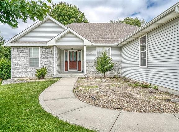 3rd image of 314 Woodhaven Dr