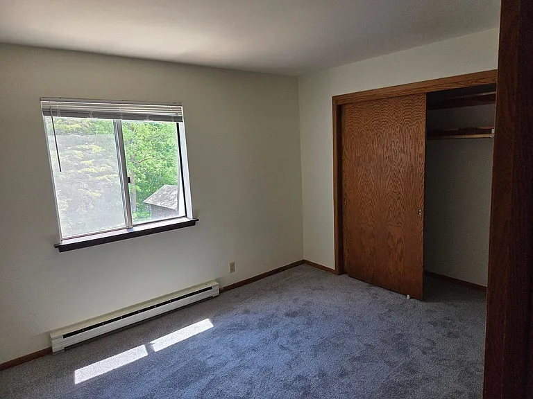 1384 Meadowcreek Dr — Photo 9