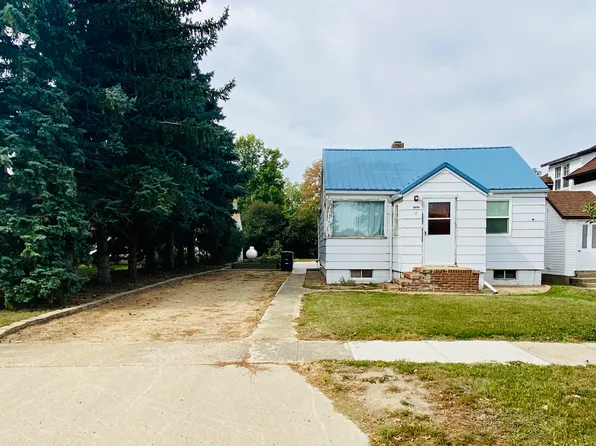 17 2nd St NE, Crosby, ND 58730