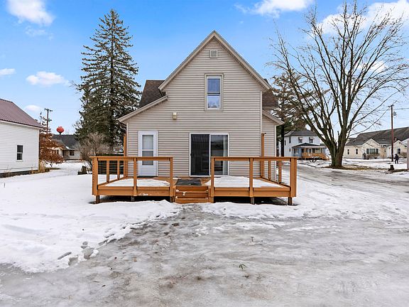 4th image of 703 Depot St