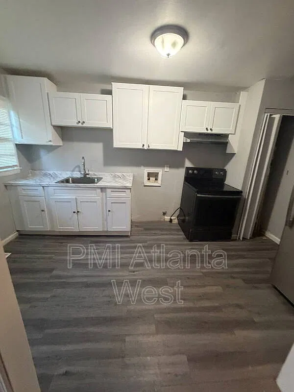 2 bed, 1.0 bath, $1,295 — Photo 3