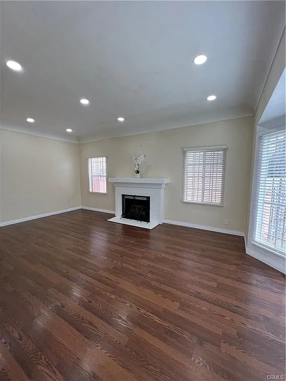 2 bed, 3116 sqft, $2,900 — Photo 4