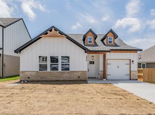 5622 Barkridge Dr, Granbury, TX 76048
