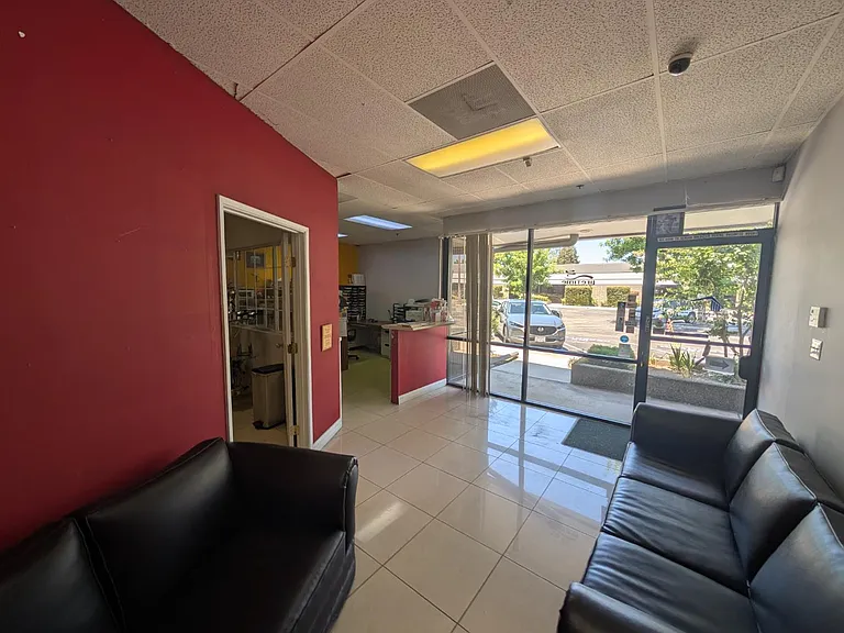4672 W Jennifer Ave #1 — Photo 2