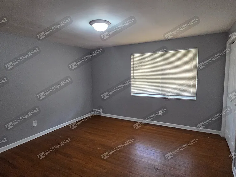 2944 Ewald Cir — Photo 12
