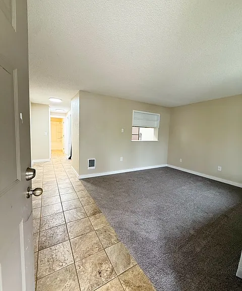 2512 Crystal Springs Rd W #3 — Photo 2