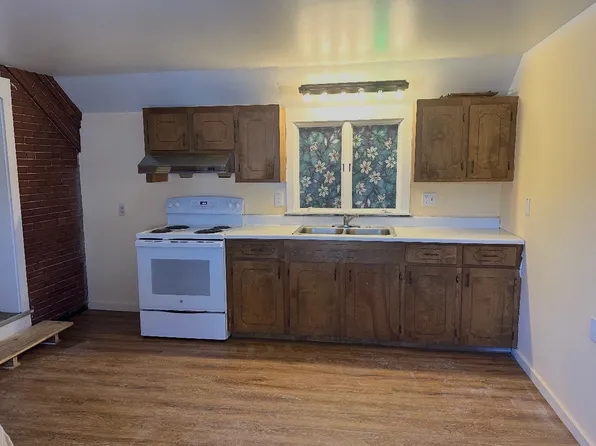14 School St #1, Gorham, ME 04038