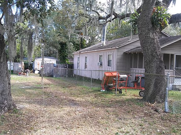 2nd image of 8525 N Highland Ave