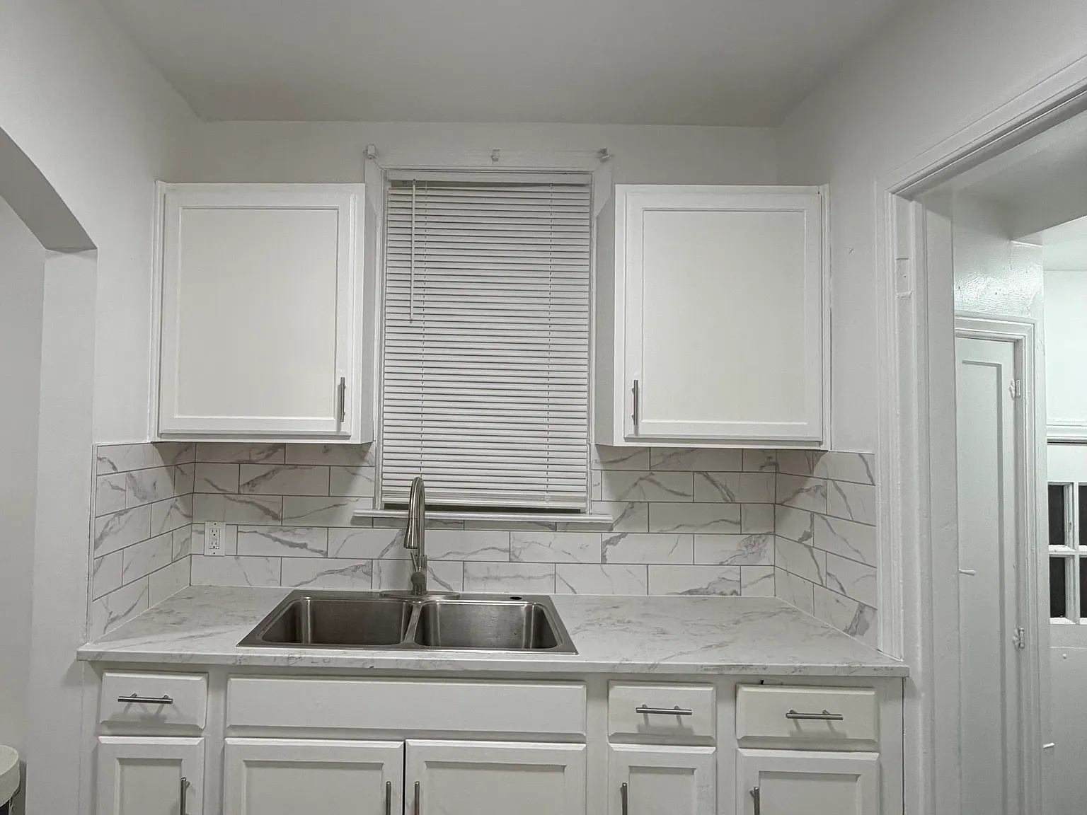 3 bed, 938 sqft, $1,500 — Photo 4