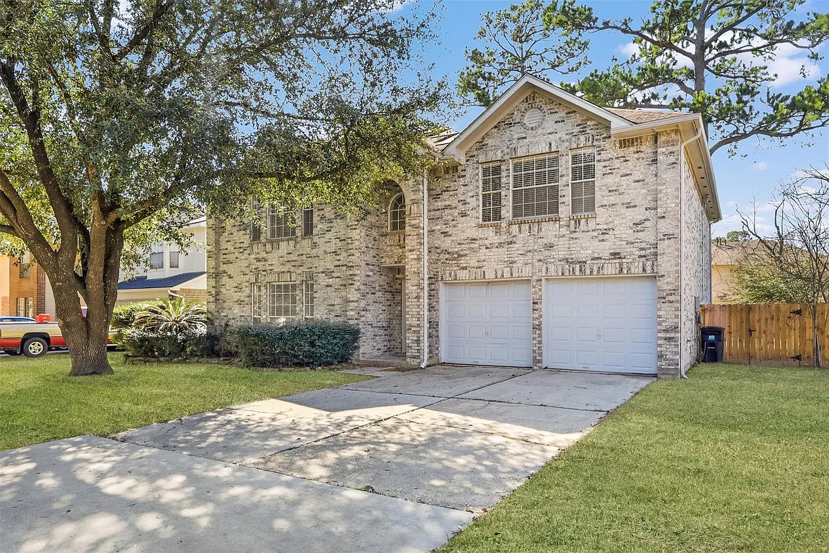 Photo 1 of 49 - 21211 Tancah Ln - Houston, TX Primary Photo - 21211 Tancah Ln