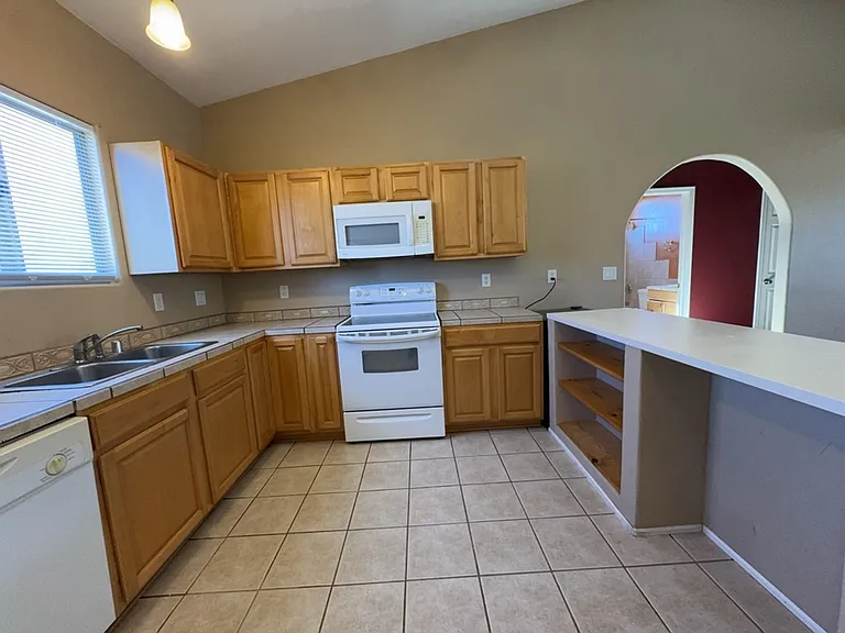 4771 E Hereford Rd — Photo 8