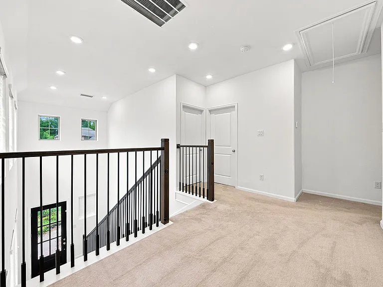 4926 Chester Lake Ln — Photo 12