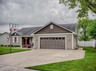 55534 Labrador Pointe Ct, Osceola, IN 46561