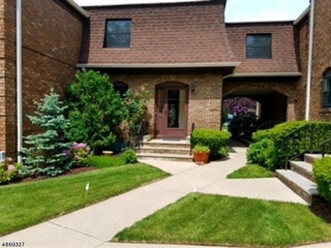 1st image of 684 Bloomfield Ave