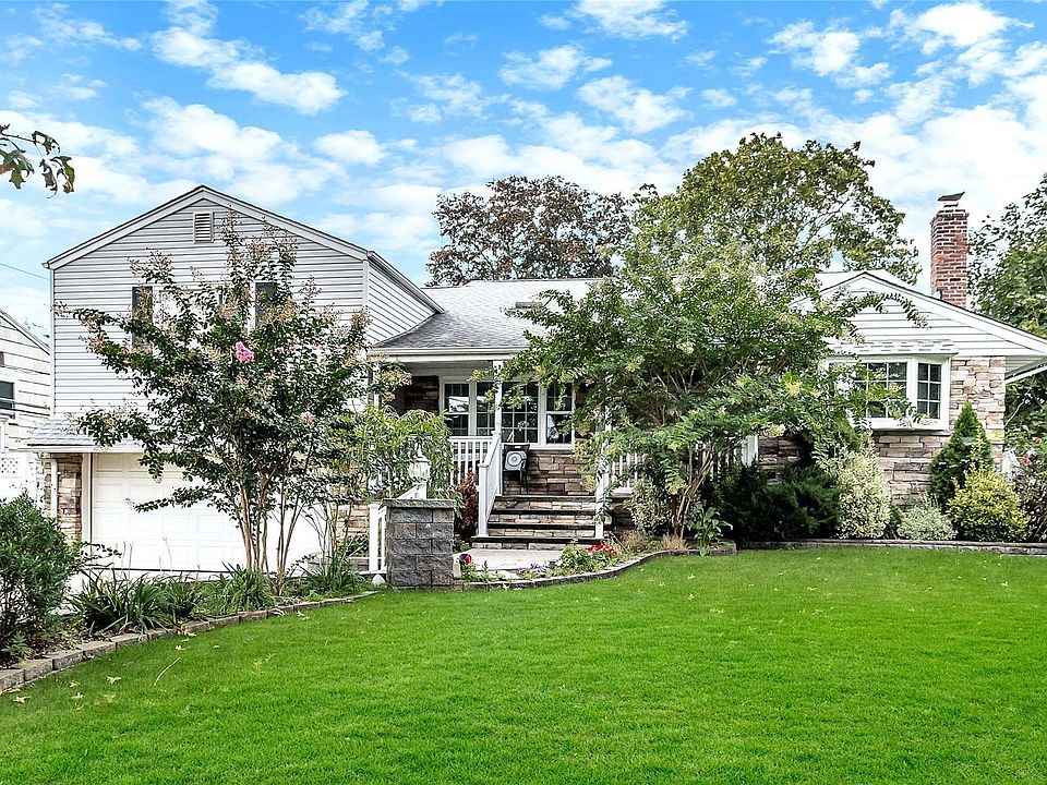 1st image of 6 Greentree Cir