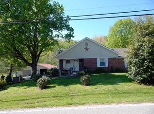 5212 Blevins Gap Rd, Louisville, KY 40272