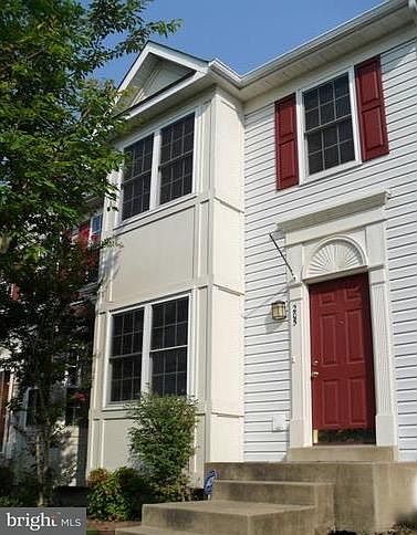 1st image of 205 Healy Ct