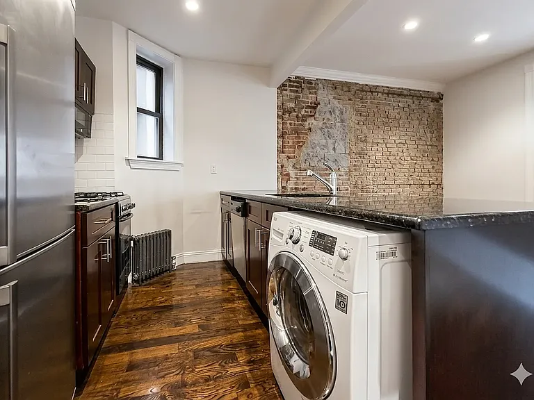 344 E 55th St #2D — Photo 2