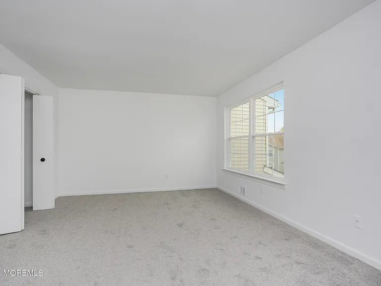27 Karen Dr — Photo 18