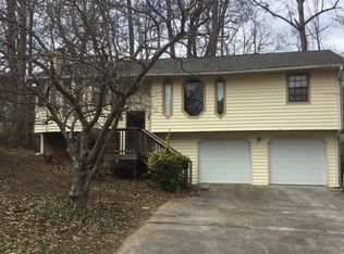 4557 Mossy Ln, Lilburn, GA 30047