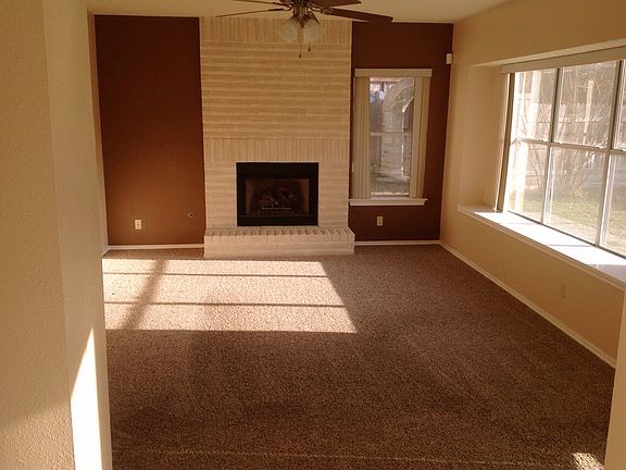 4th image of 1203 Rockridge St