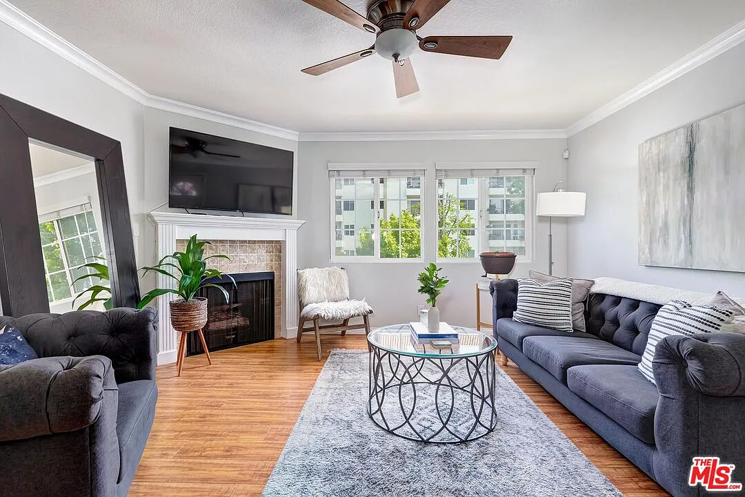 2 bed, 2.0 bath, 820 sqft, $3,600 — Photo 1