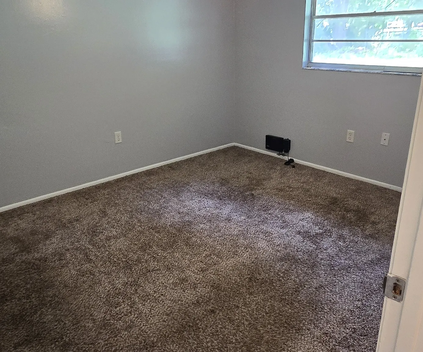 1112 Hagle Park Road - 1114 — Photo 3