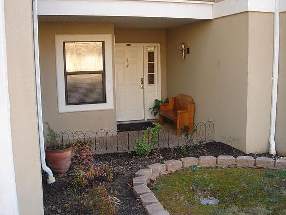 2nd image of 344 Wimbledon Dr APT 4