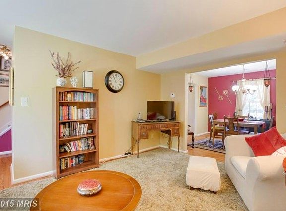 4th image of 910 Sherwood Ct