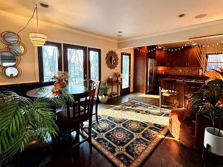 2056 Lenox Rd NE — Photo 3