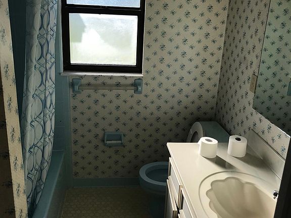 5th image of 419 Shangri La Cir