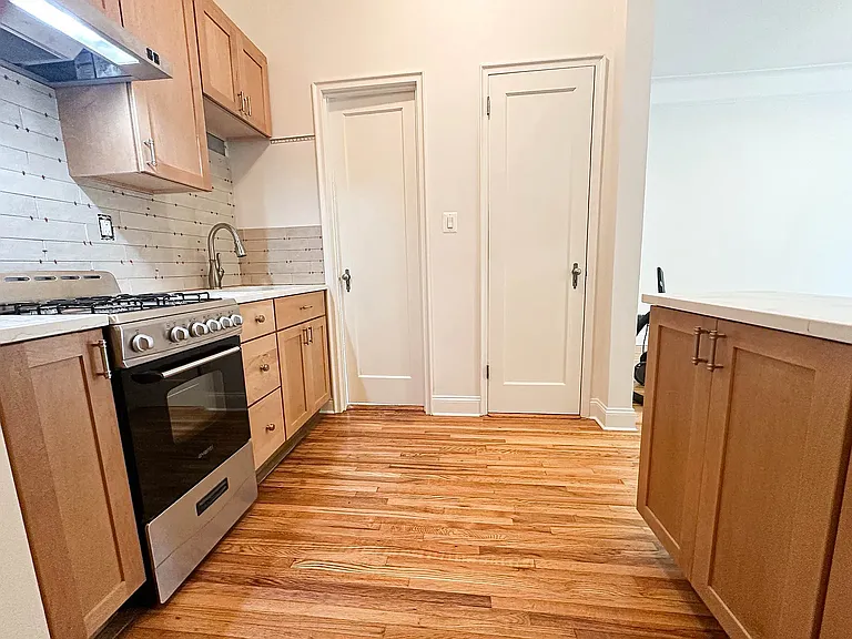1731 Summerfield St #1F — Photo 11