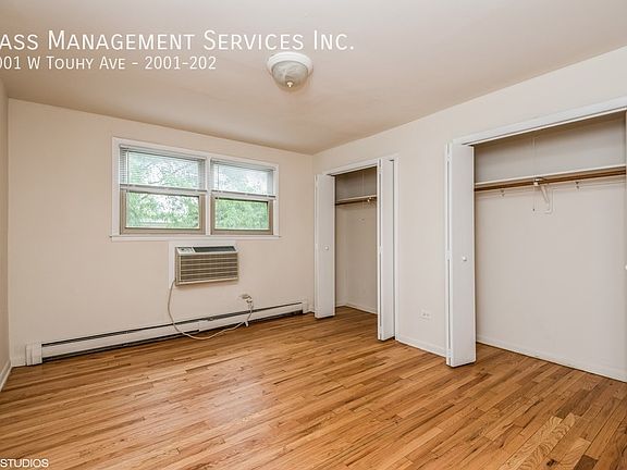 3rd image of 2001 W Touhy Ave APT 202