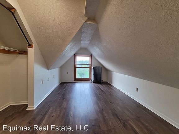 4th image of 1619 Hubbard Ave #8
