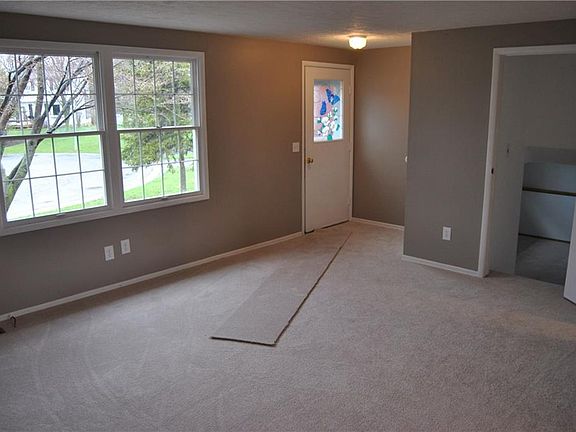 5th image of 16 Windigo Ln
