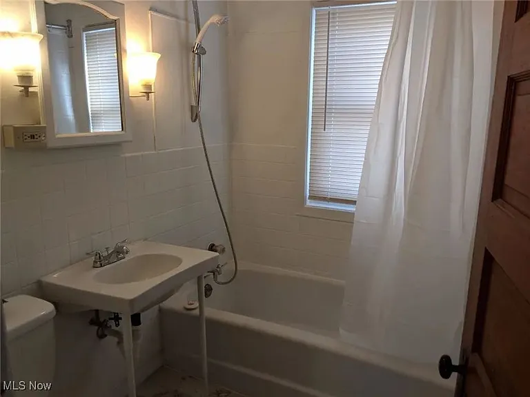 3205 Searsdale Ave — Photo 11