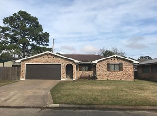 940 Connecticut St, Bridge City, TX 77611