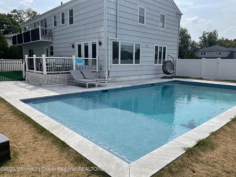 279 Lake Ave — Photo 18