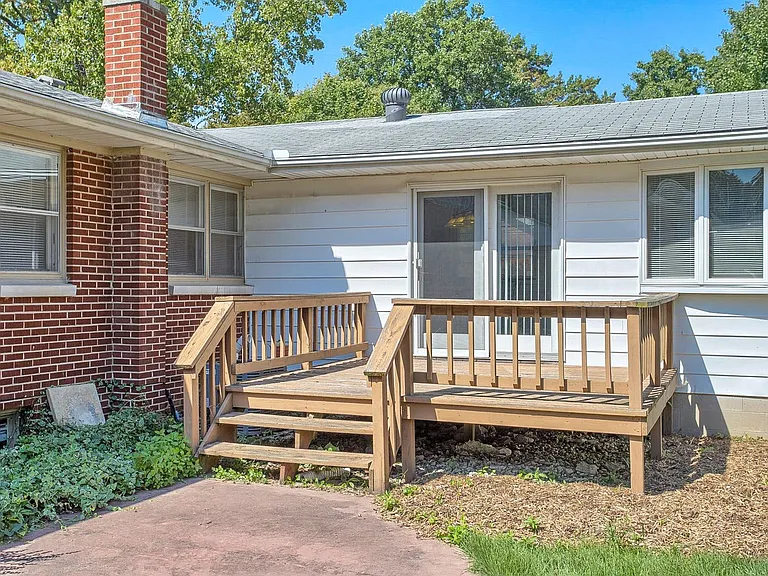 2110 Boudreau Dr — Photo 23