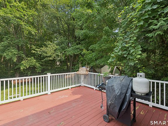 4th image of 32 Fairfield Lane