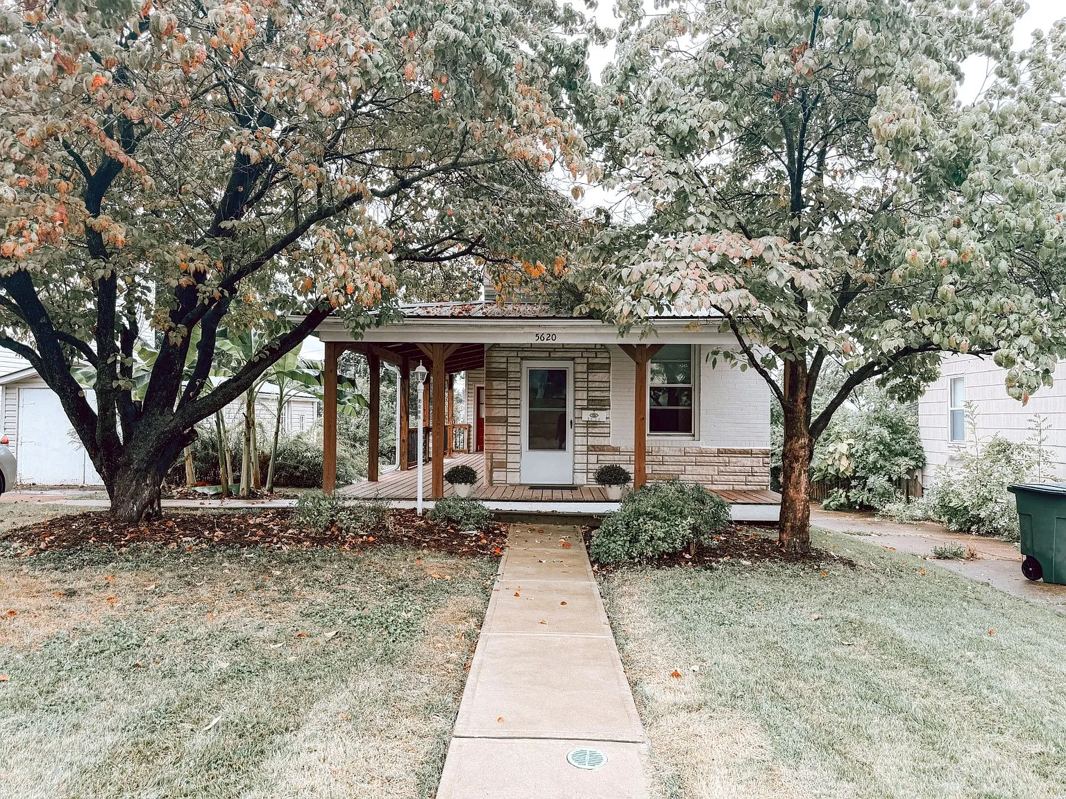 2 bed, 2.0 bath, 1095 sqft, $1,800 — Photo 2