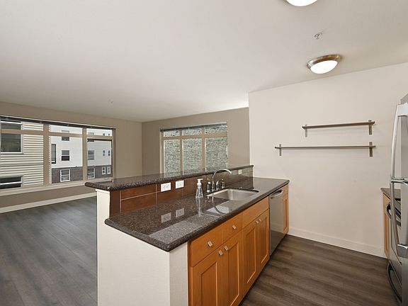 4th image of 1610 Belmont Ave APT 513