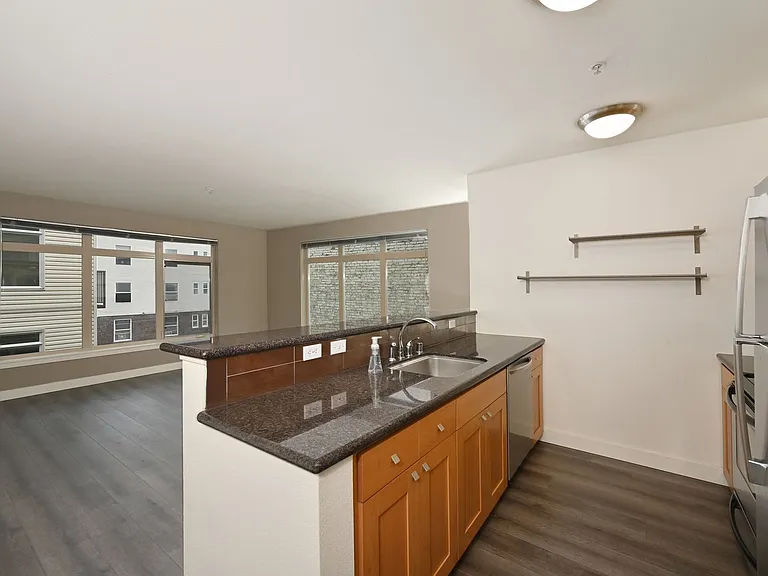 1610 Belmont Ave #513 — Photo 4